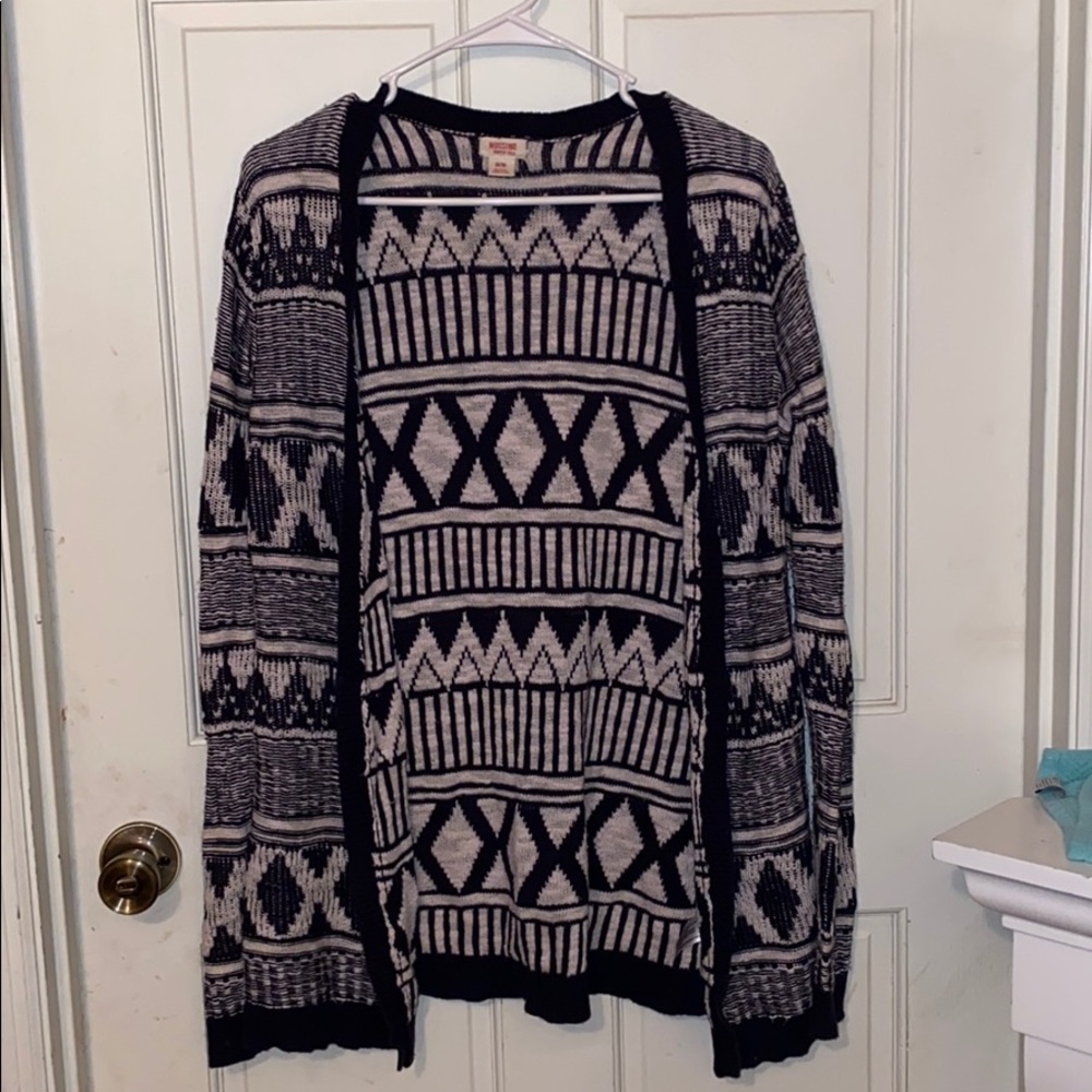 Mossimo sweater size medium